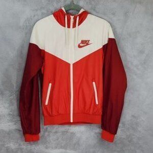 LAST CHANCE - NIKE: Windrunner Jacket